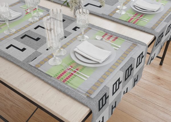 TABLE CLOTH WITH 4 NAPKIN